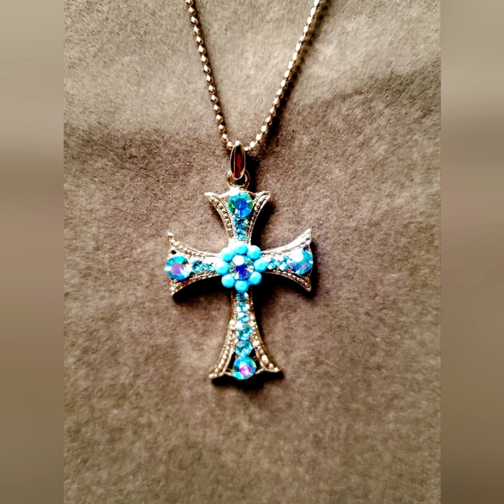 Blingy cross necklace